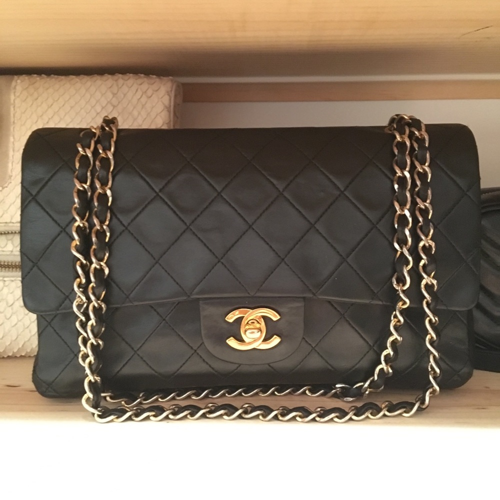 CHANEL Vintage Classic Double Flap Bag Lambskin